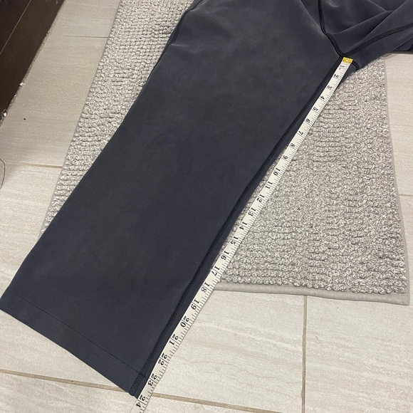 Lululemon softstreme high rise 23.5” inseam straight leg crop black size 10 - Picture 8 of 8